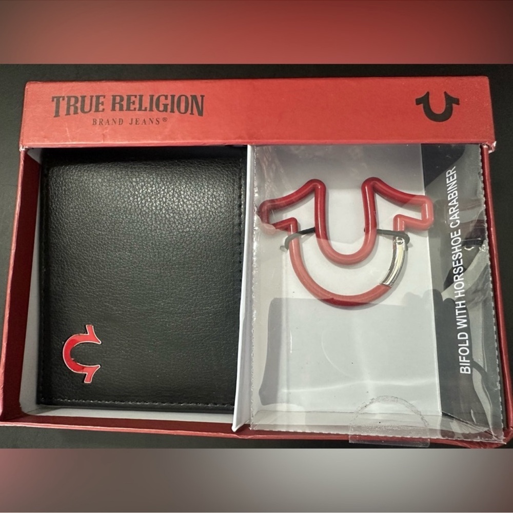 🆕True Religion ALTRO Bifold Wallet W/Horseshoe Carabiner